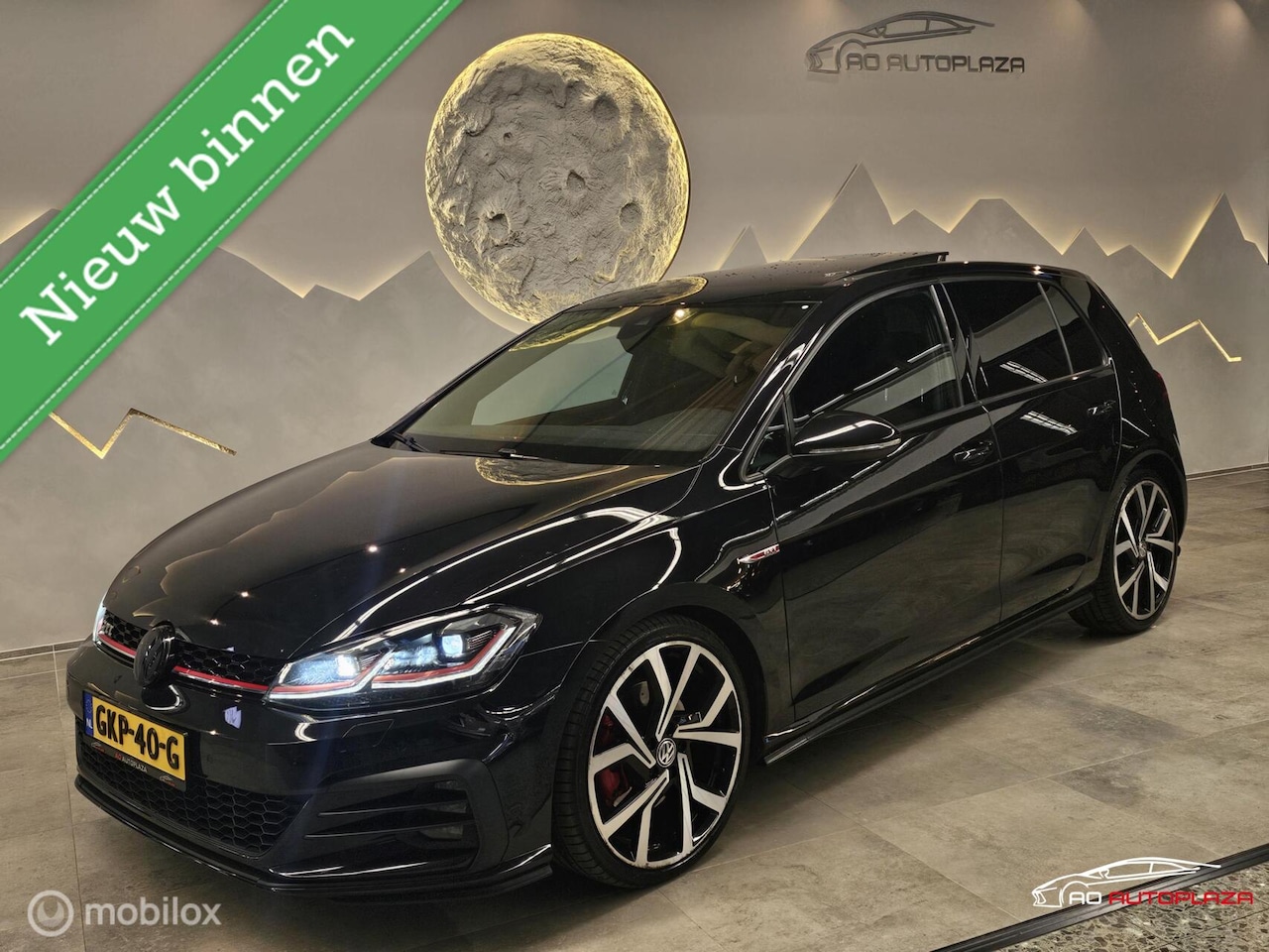 Volkswagen Golf - 2.0 TSI GTI Performance PANO/VIRTUAL/ACC/19" - AutoWereld.nl