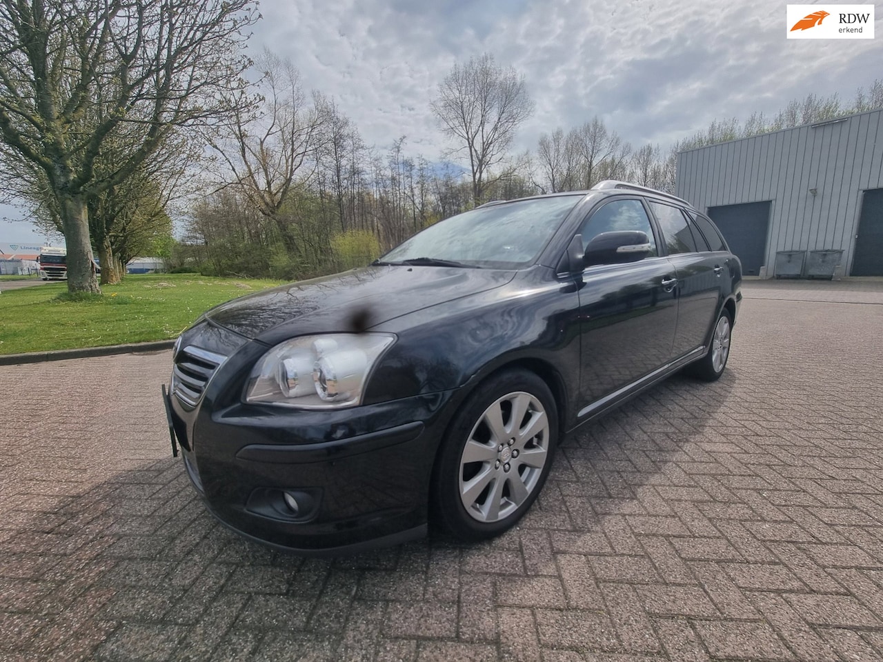 Toyota Avensis Wagon - 2.0 VVTi Luna Business LEDER STOELVERWARMING CLIMA NAVI CRUISE - AutoWereld.nl