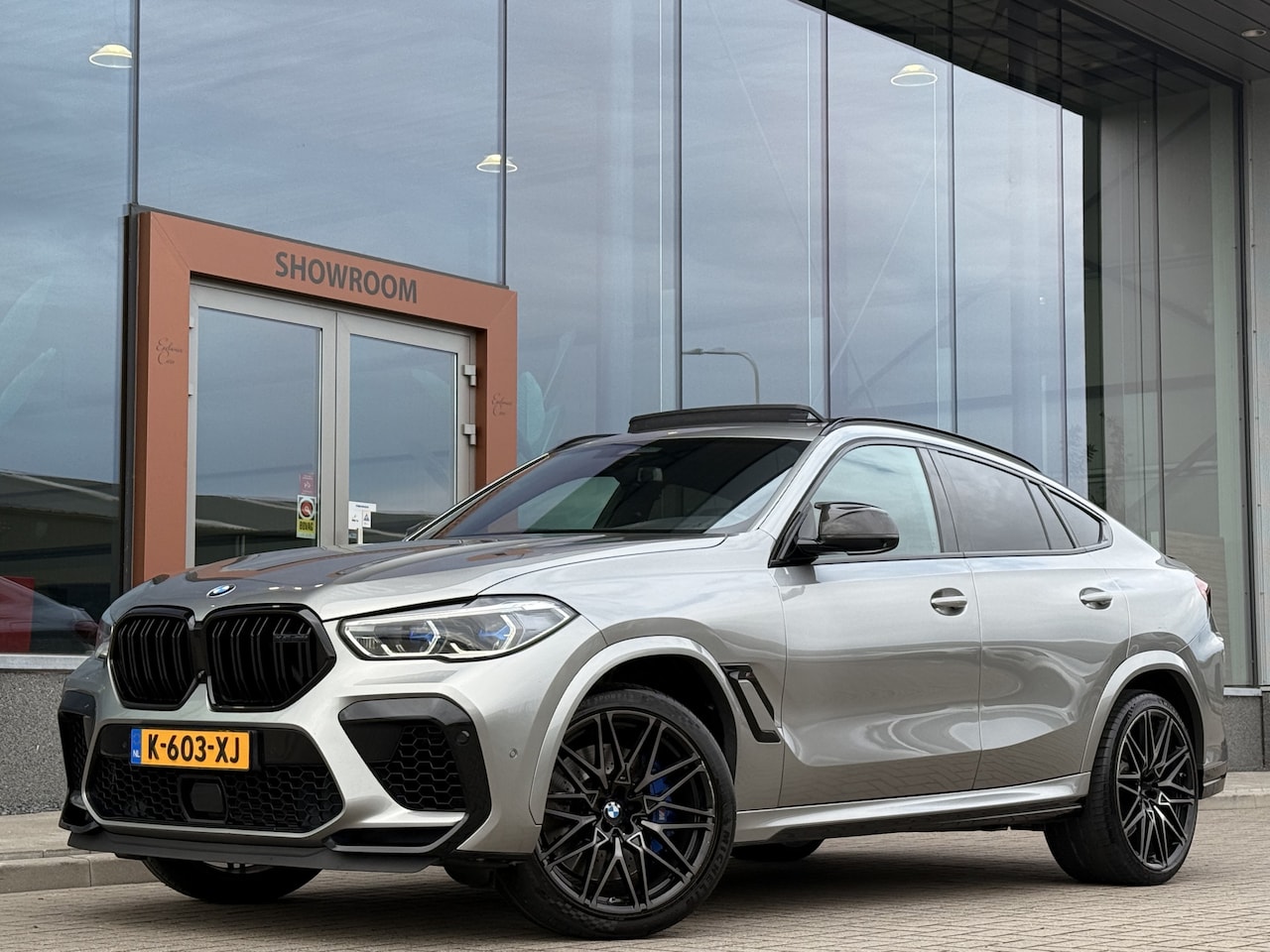 BMW X6 - M Competition | BTW | Pano | Softclose | 360 Camera | Harman Kardon | Leder | Elect Trekha - AutoWereld.nl
