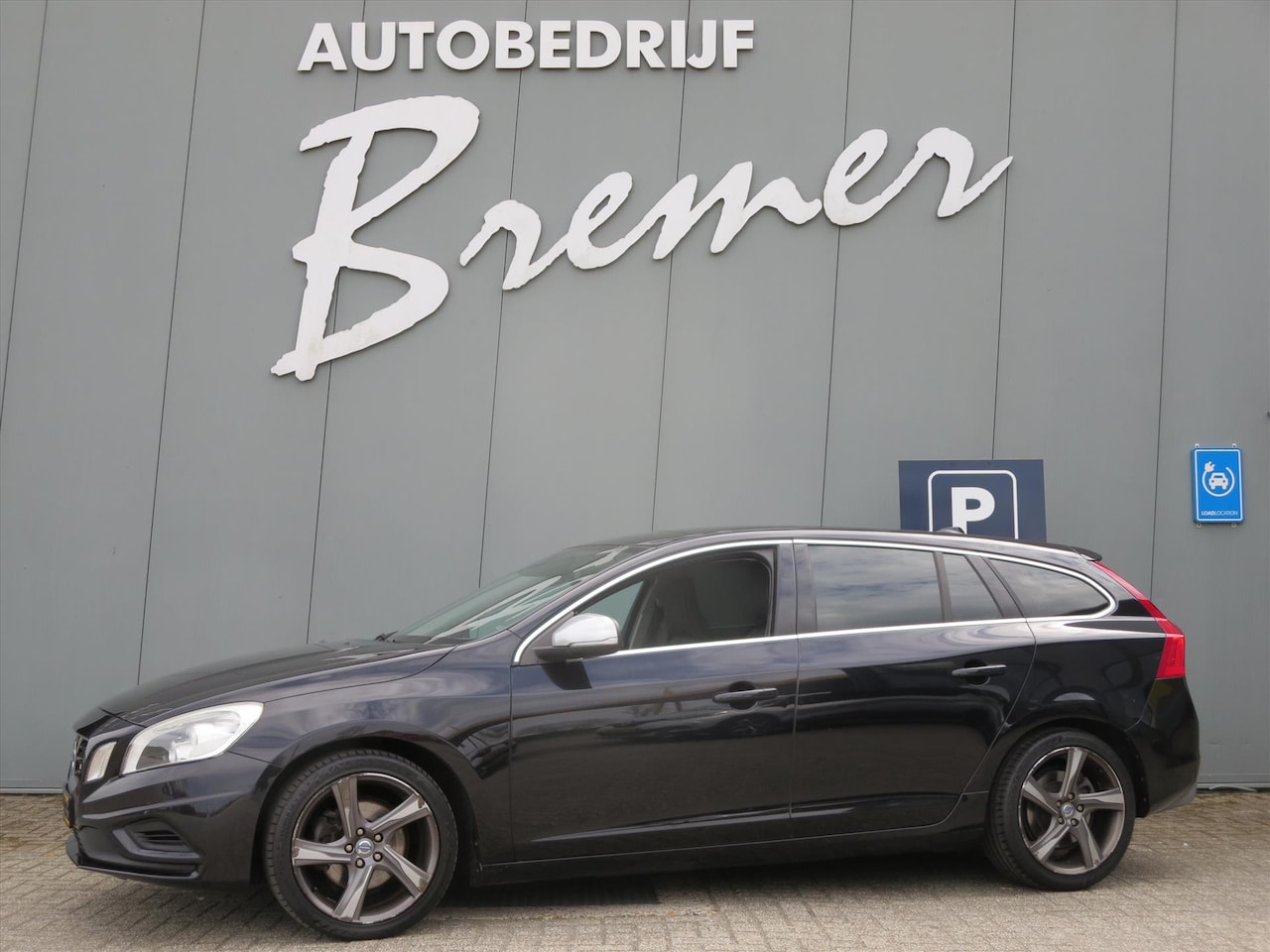 Volvo V60 - T3 Start/Stop 150pk R-Design - AutoWereld.nl