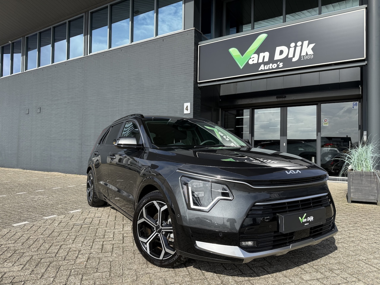 Kia Niro - 1.6 GDi Hybrid ExecutiveLine Navi 360Camera El.Klep H+K - AutoWereld.nl
