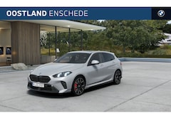 BMW 1-serie - 120 M Sport Automaat / Panoramadak / Sportstoelen / Comfort Access / Achteruitrijcamera /