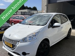 Peugeot 208 - 1.0 PureTech LIKE / 5DRS /BJ 2014 /Nieuwe Distr