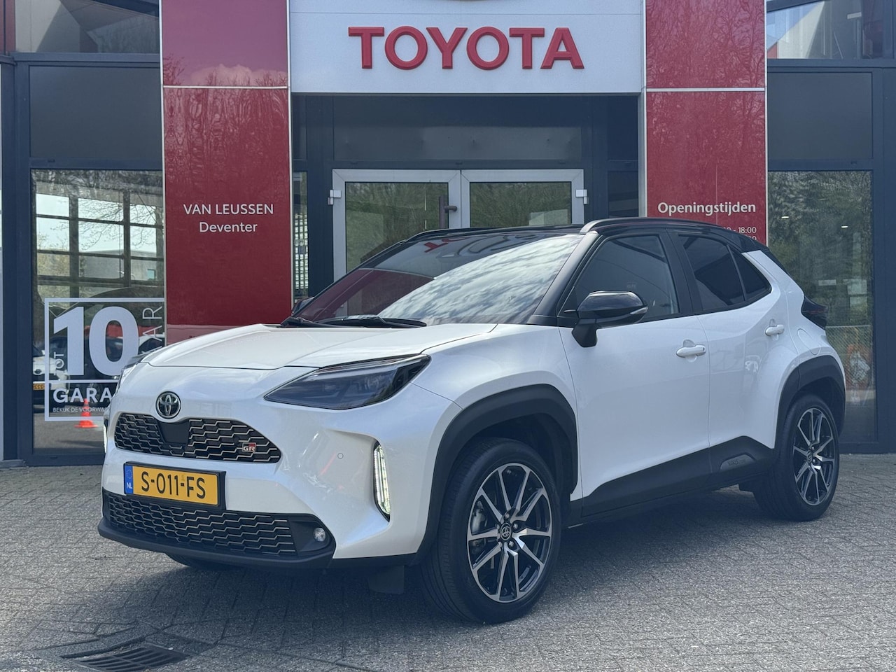 Toyota Yaris Cross - 1.5 HYBRID GR-SPORT AFN-TREKHAAK 18"LM-VELGEN APPLE/ANDROID AD-CRUISE NL-AUTO - AutoWereld.nl