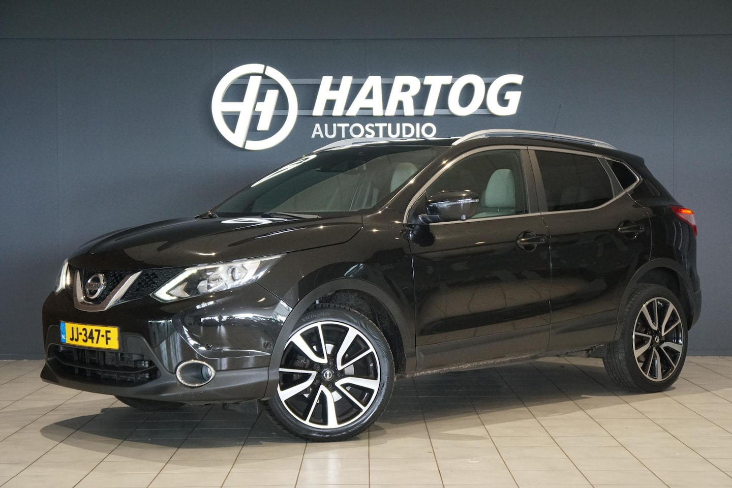 Nissan Qashqai - 1.2 Tekna + AUT. / PANORAMA / 360 CAMERA - AutoWereld.nl