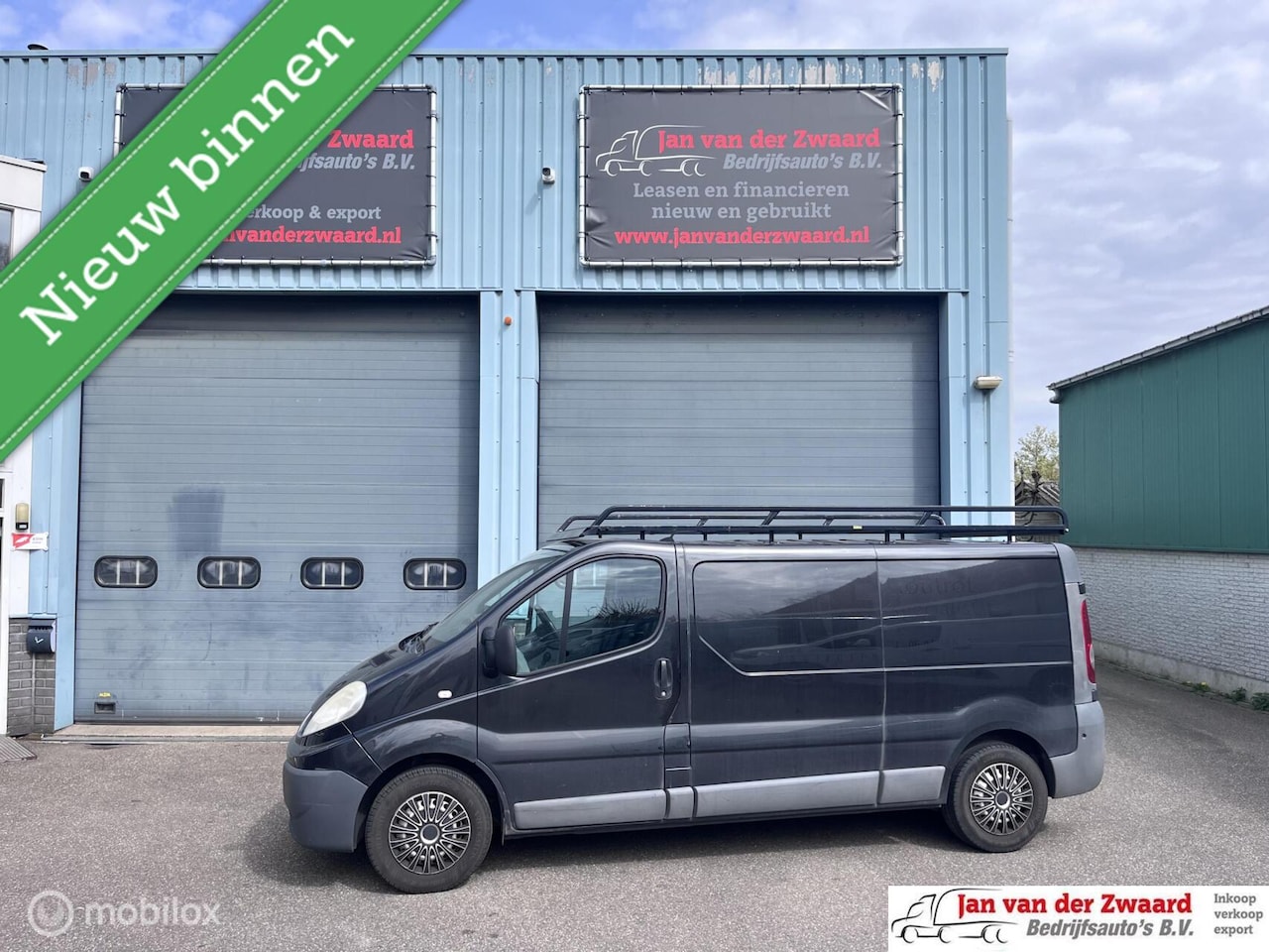 Renault Trafic - bestel 2.0 CDI Lange uitvoering Eco Black Edition - AutoWereld.nl