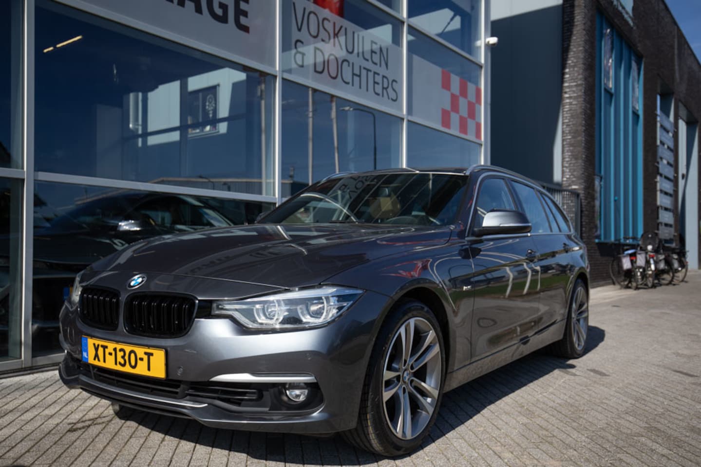 BMW 3-serie Touring - 320i Edition M Sport Shadow High Executive | Harman Kardon | Panoramadak - AutoWereld.nl