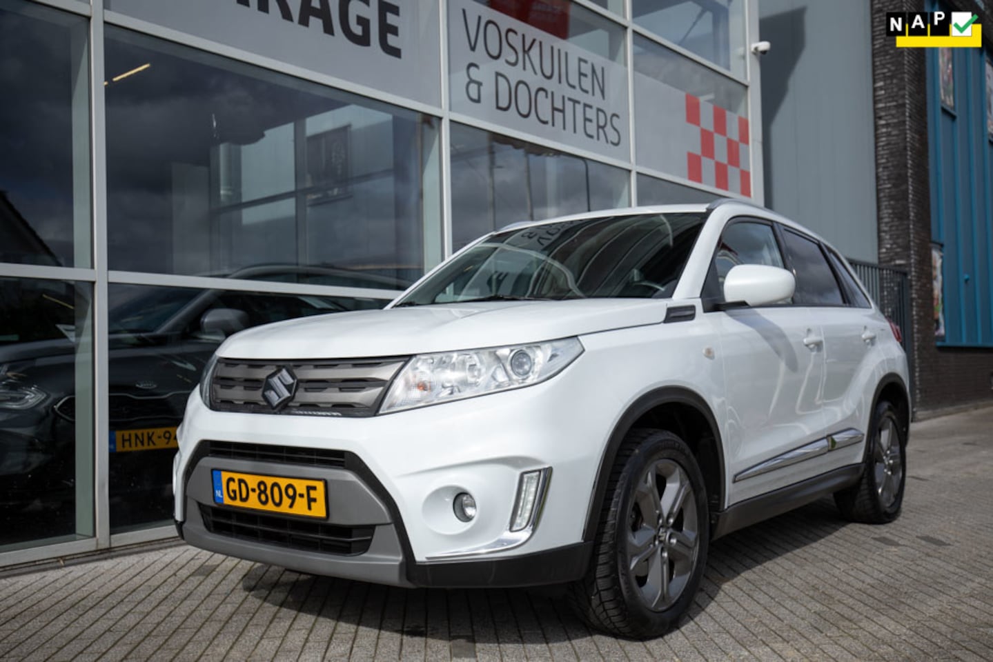 Suzuki Vitara - 1.6 Exclusive | Trekhaak - AutoWereld.nl