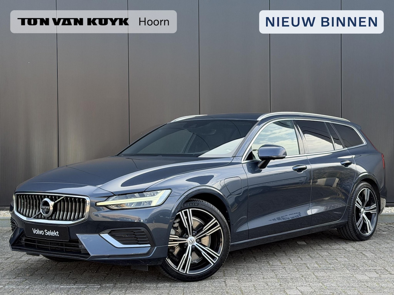 Volvo V60 - 2.0 T8 Twin Engine AWD Inscription 360 camera/ schuifdak /intellisafe/ head up display/ e - AutoWereld.nl