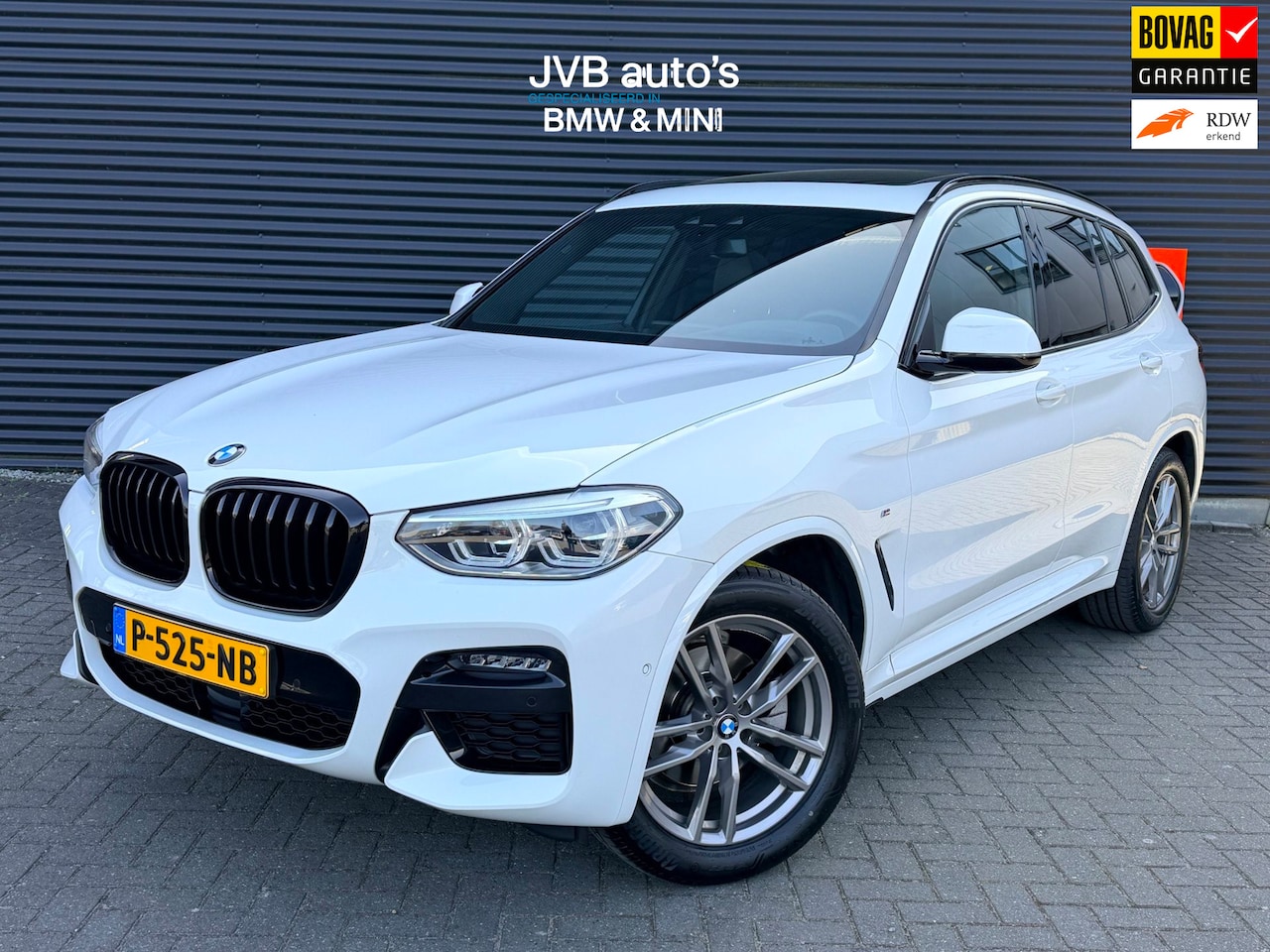 BMW X3 - XDrive20i M-sport, panoramadak, trekhaak, HUD - AutoWereld.nl