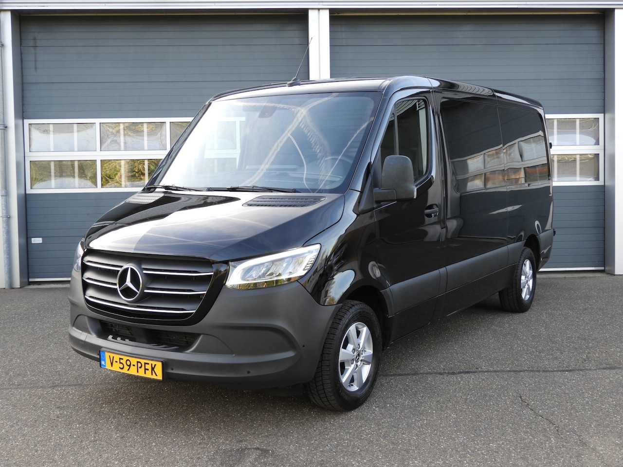 Mercedes-Benz Sprinter - 317 1.9 CDI L2H1 RWD AUT | LED | CAMERA | MBUX - AutoWereld.nl