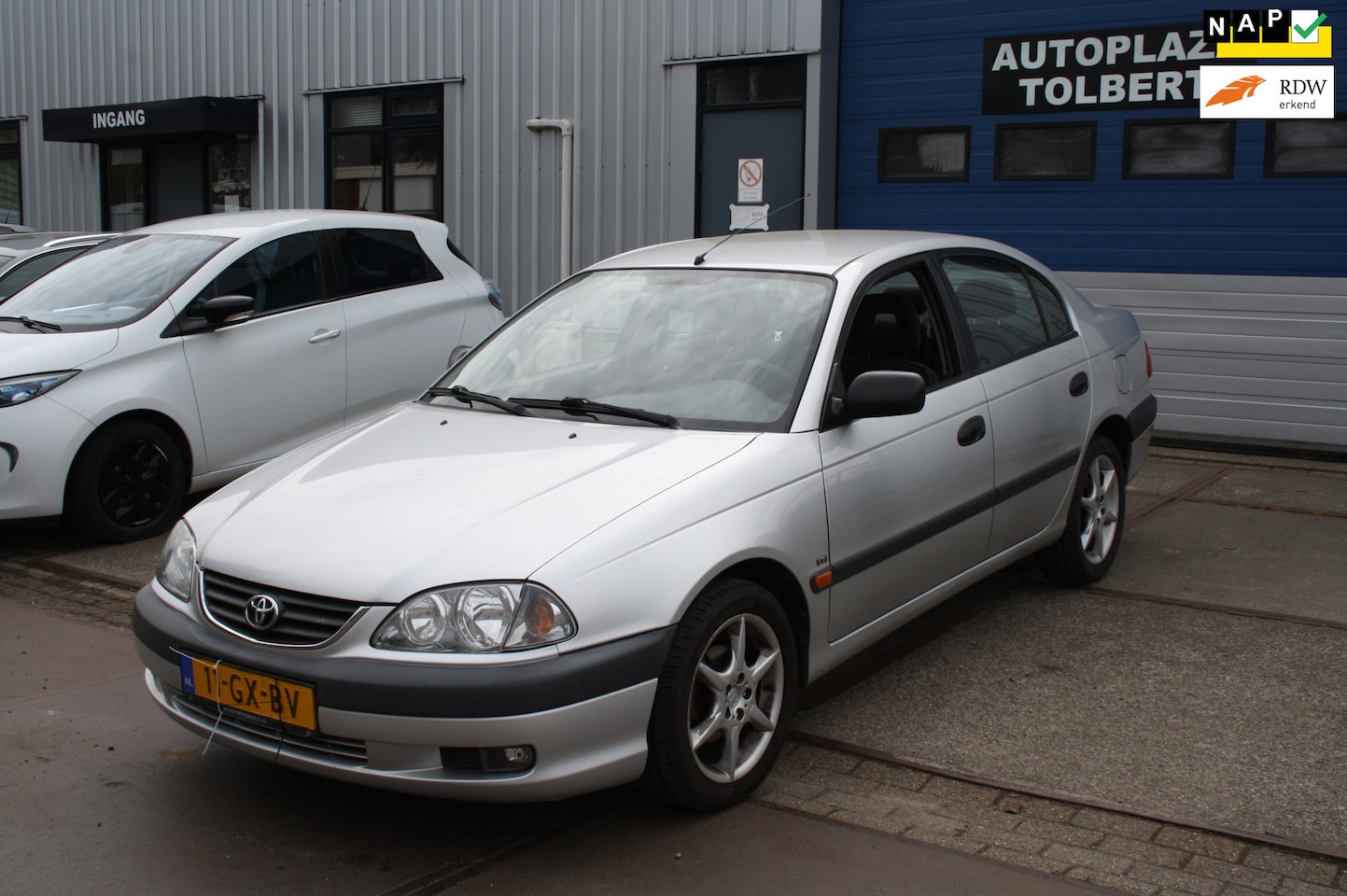 Toyota Avensis - 1.6-16V Linea Terra *SEDAN*BJ'01*AIRCO* - AutoWereld.nl