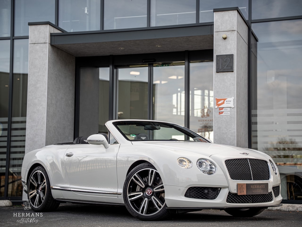 Bentley Continental GTC - 4.0 V8 / Org. NL / NAIM / Carbon / Massage / Breitling / PDC - AutoWereld.nl