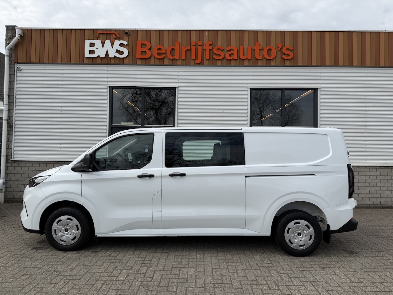 Ford Transit Custom - 320 2.0 TDCI L2H1 Trend originele Ford dubbel cabine affabriek / prijs rijklaar € 39.950 e - AutoWereld.nl