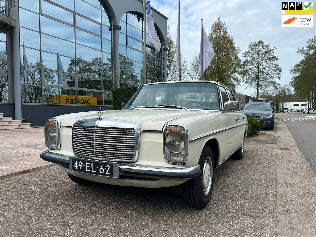 Mercedes-Benz 200-280 (W115) - 200 LPG apk en wegenbelasting vrij - AutoWereld.nl