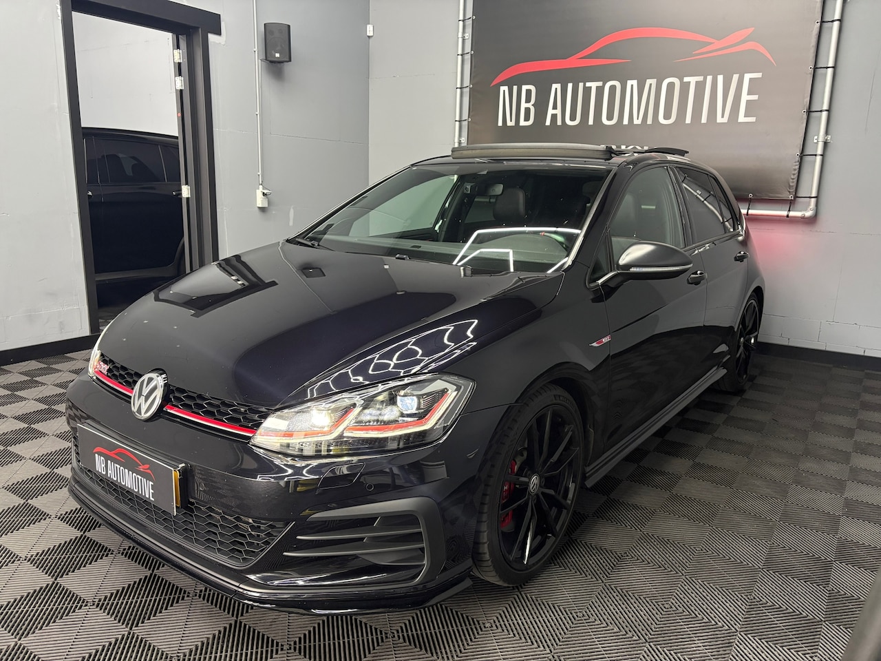 Volkswagen Golf - 7.5 GTI TCR Akra Pano - AutoWereld.nl