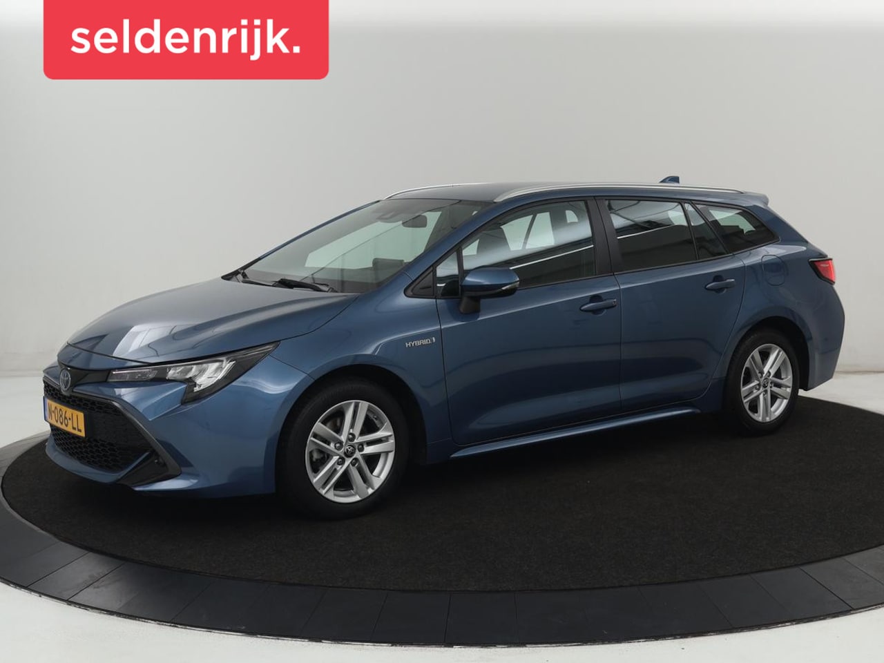 Toyota Corolla Touring Sports - 1.8 Hybrid Business | Camera | Adaptive cruise | Navigatie | Bleutooth | Climate Control | - AutoWereld.nl