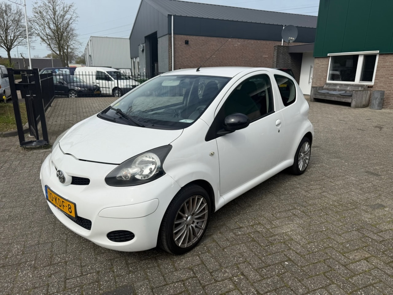 Toyota Aygo - Comfort Airco Navi Camera NWE APK NWE koppeling - AutoWereld.nl