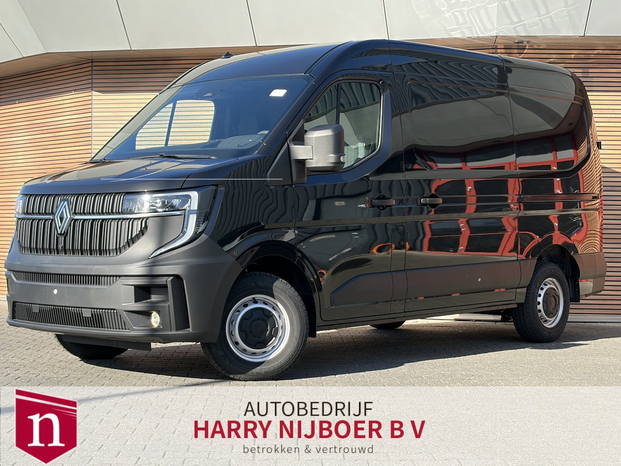 Renault Master - T35 2.0 dCi 130 L2H2 Advance 2x Schuifdeur / Trekhaak / Betimmering / Camera - AutoWereld.nl