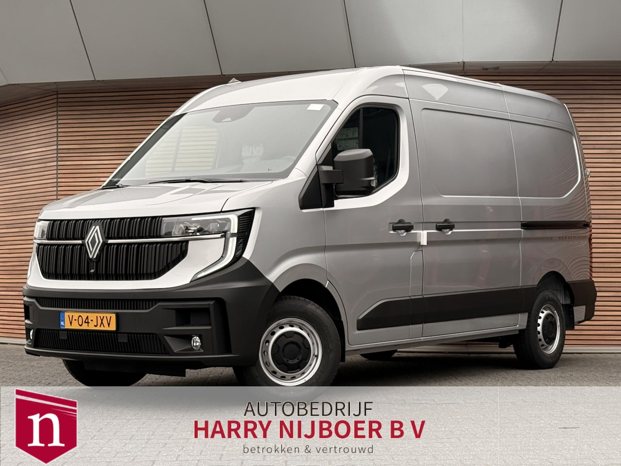 Renault Master - T35 2.0 dCi 130 L2H2 Advance 2x Schuifdeur / Trekhaak / Betimmering / Allseasons - AutoWereld.nl