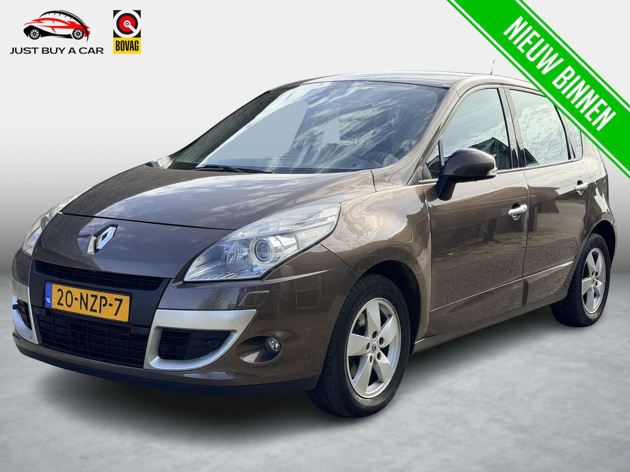 Renault Scénic - 2.0 Dynamique / Cruise Control / Climate Control / Navigatie / 16'' Lichtmetalen Velgen / - AutoWereld.nl