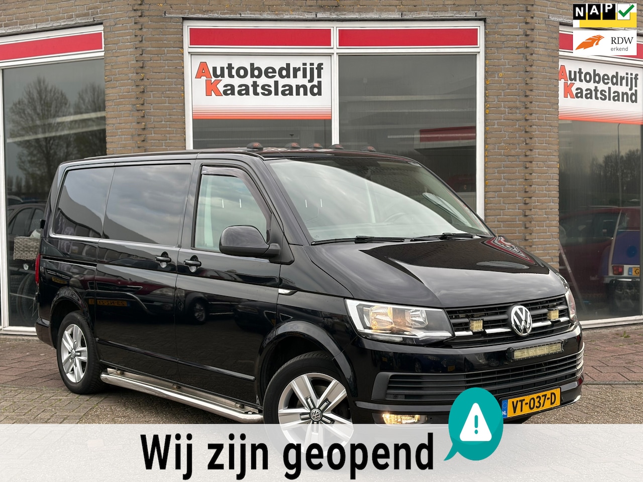 Volkswagen Transporter - 2.0 TDI L1H2 Highline DSG Automaat - Navi - PDC - Trekhaak - 2016 - AutoWereld.nl