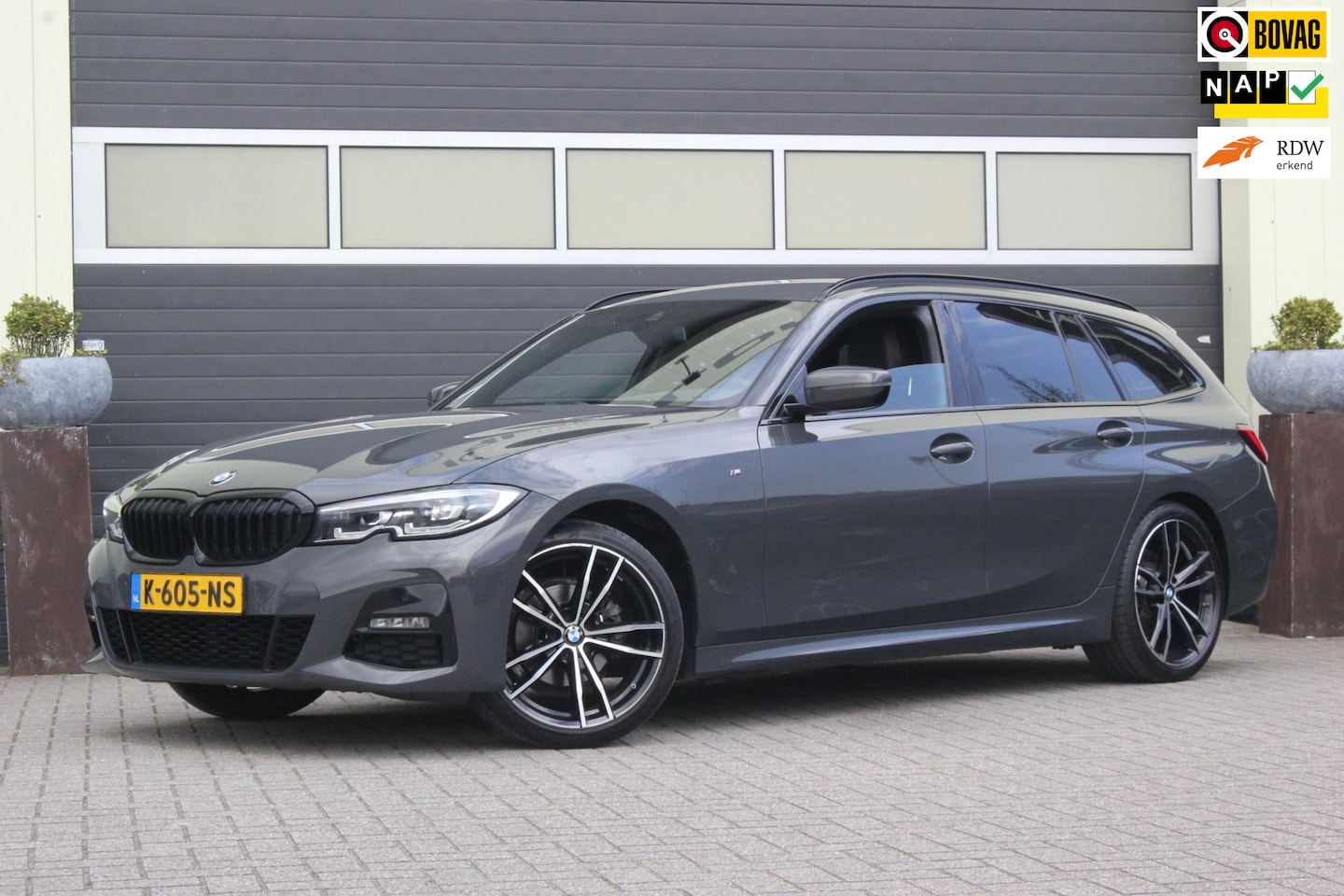 BMW 3-serie Touring - 318i High Executive Edition M Sport - AutoWereld.nl