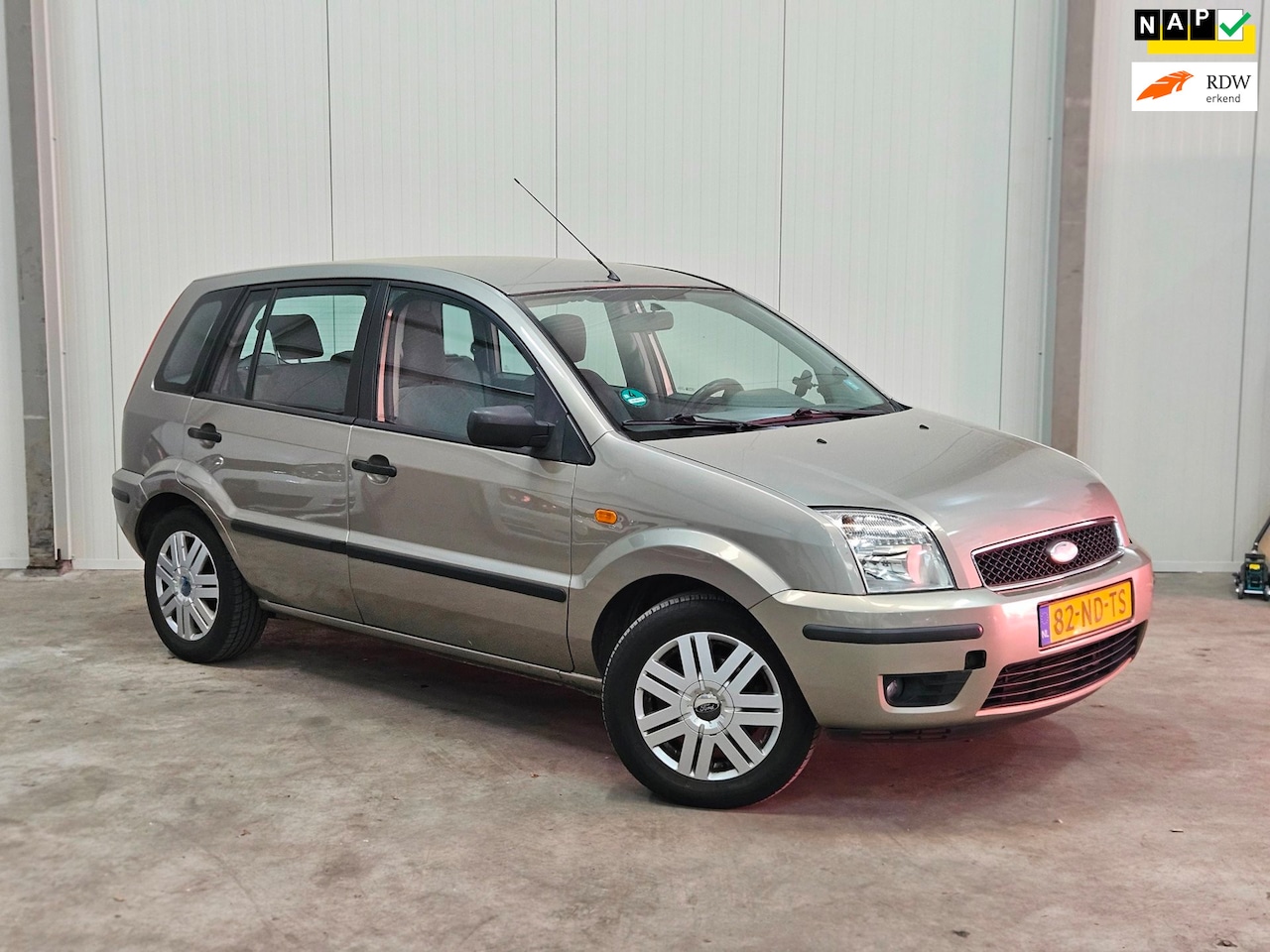 Ford Fusion - 1.6-16V Centennial | APK | AIRCO | TREKHAAK - AutoWereld.nl