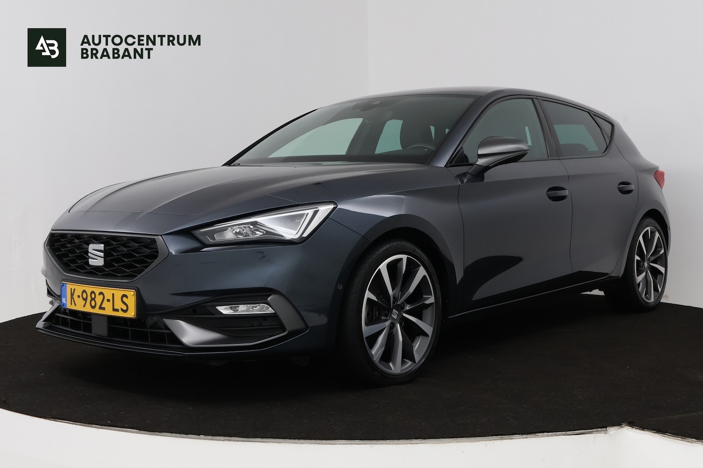 SEAT Leon - 1.5 eTSI FR Launch Edition Automaat (VIRTUAL COCKPIT, NAVIGATIE, TREKHAAK, ADAPTIVE CRUISE - AutoWereld.nl