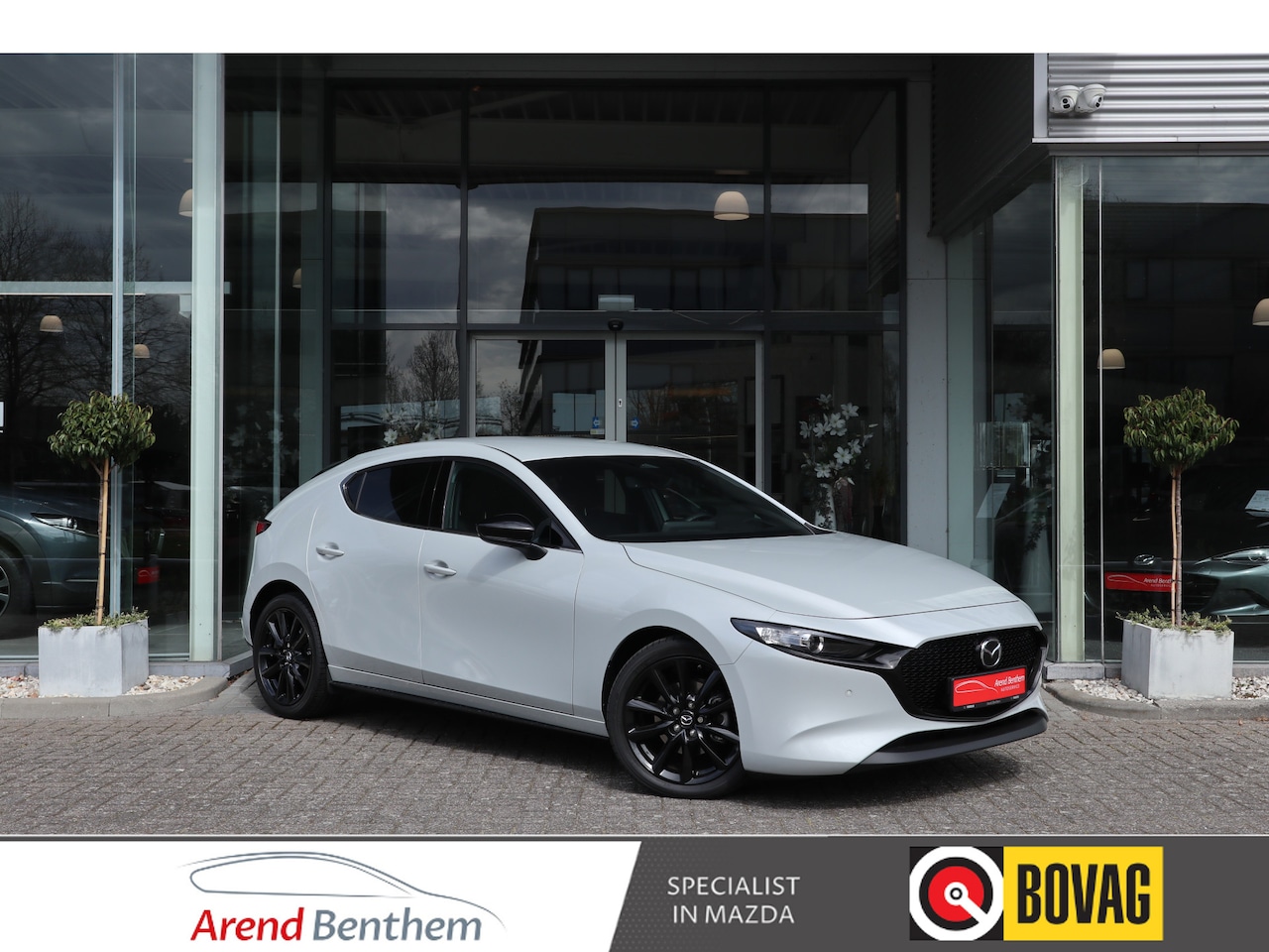 Mazda 3 - 2.0 e-SkyActiv-X M Hybrid 186 Homura Camera / Head-up / LED / Navi / Clima / Cruise - AutoWereld.nl