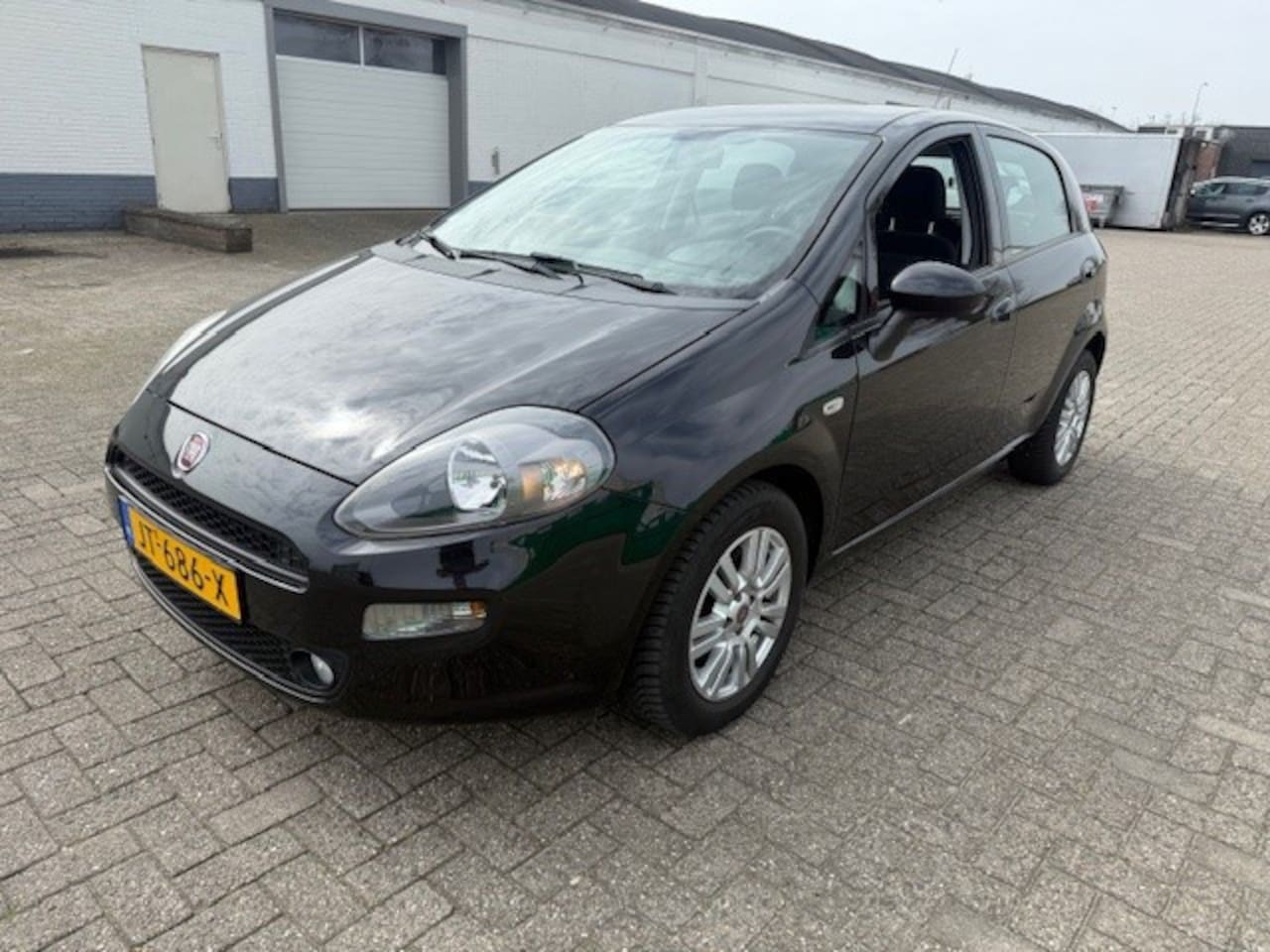 Fiat Punto Evo - 0.9 TwinAir Lounge APK 9-4-2027 - AutoWereld.nl