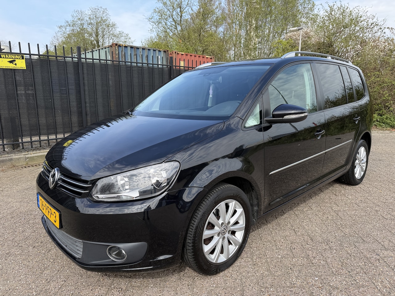 Volkswagen Touran - 1.2 TSI Highline BlueMotion Alcantara/Cruise/Navi/Clima - AutoWereld.nl
