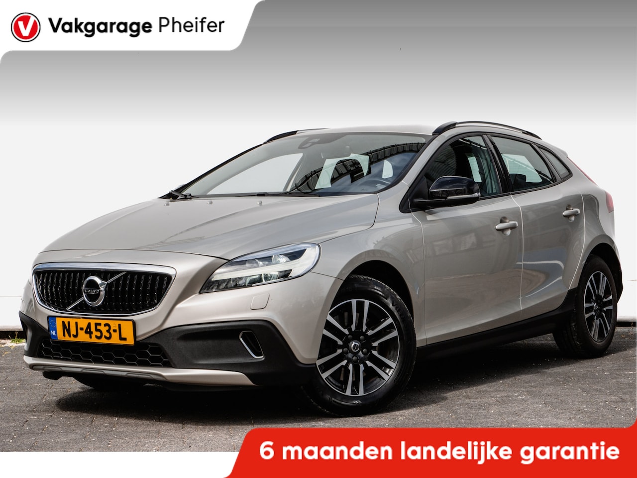 Volvo V40 Cross Country - 2.0 D2 Nordic+ Trekhaak/ Stoelverwarming/ Standkachel/ Full map navigatie/ Cruise control - AutoWereld.nl
