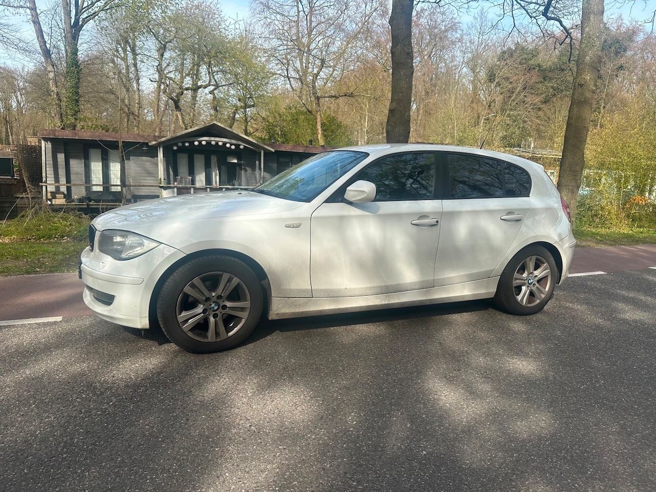 BMW 1-serie - 116i Business Line Ultimate Edition LEER AUTOMAAT MOTOR MAAKT GELUID - AutoWereld.nl