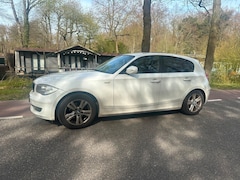 BMW 1-serie - 116i Business Line Ultimate Edition LEER AUTOMAAT MOTOR MAAKT GELUID