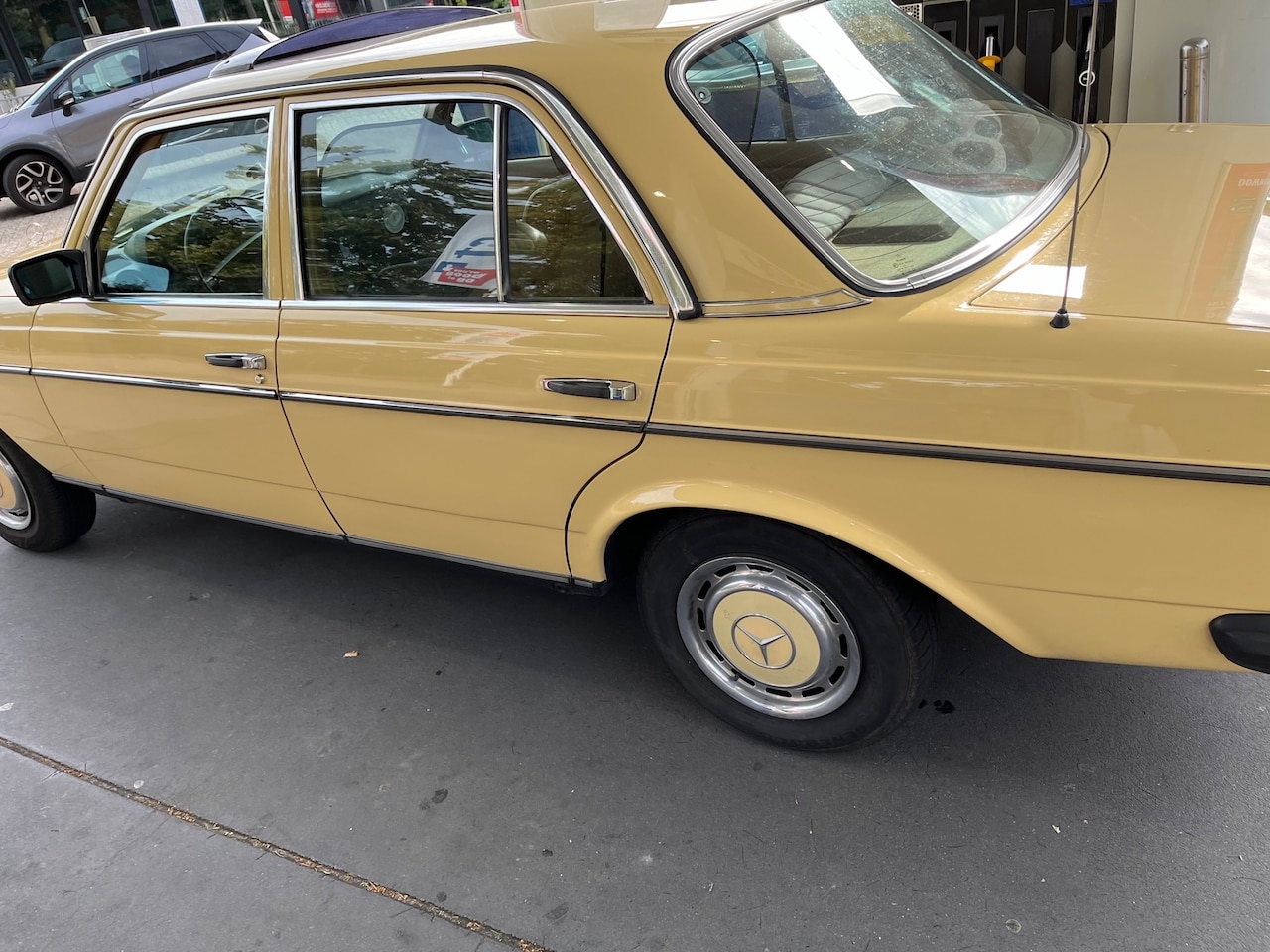 Mercedes-Benz 200-280 (W123) - 240 D - AutoWereld.nl