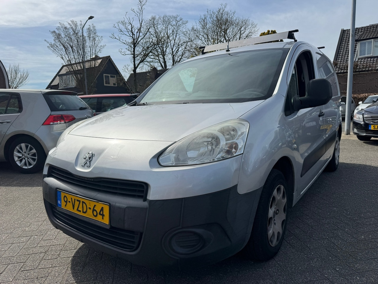 Peugeot Partner - 120 1.6 HDI L1 XR Profit + 75pk,Apk 10/11/26,Airco,Trekhaak - AutoWereld.nl