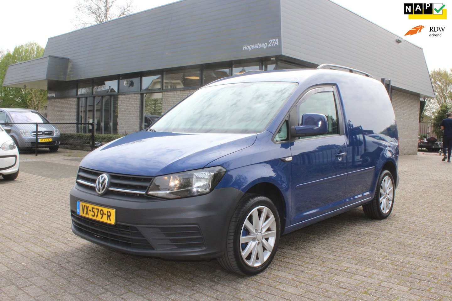 Volkswagen Caddy - Sport stoelen alcatara 2.0 TDI L1H1 BMT Trendline - AutoWereld.nl