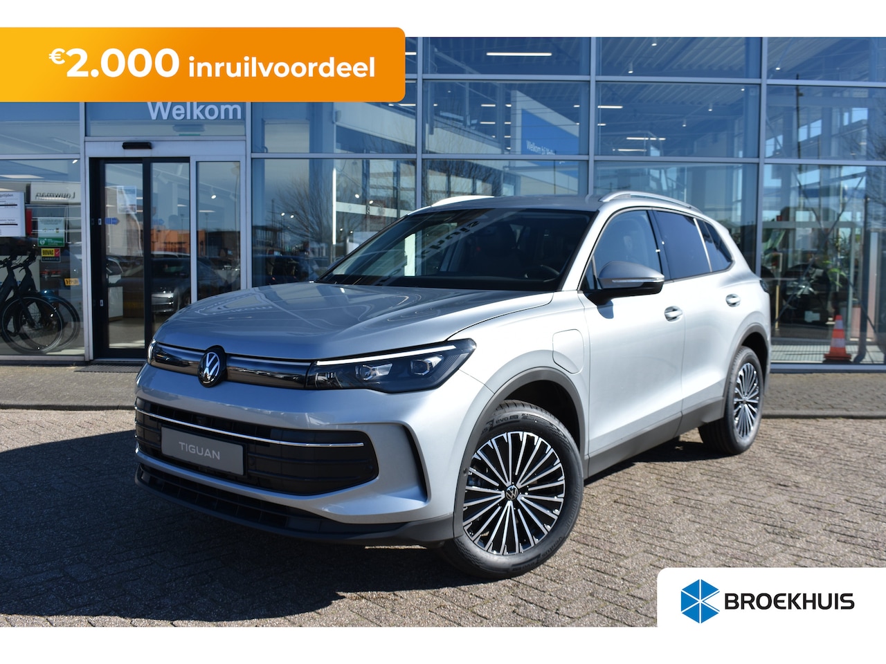 Volkswagen Tiguan - Life Edition - eHybrid | 'App-Connect' draadloze smartphone integratie | Automatische afst - AutoWereld.nl