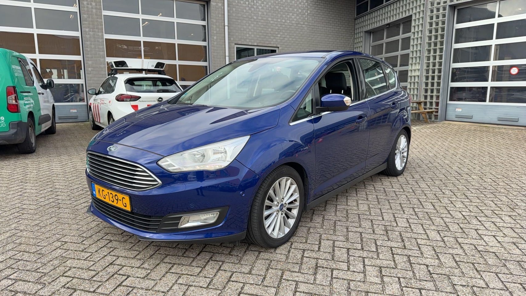 Ford C-Max - 1.5 Titanium Airco | Navigatie | Trekhaak | Parkeersensoren | Bleutooth | Radio | LM Velge - AutoWereld.nl