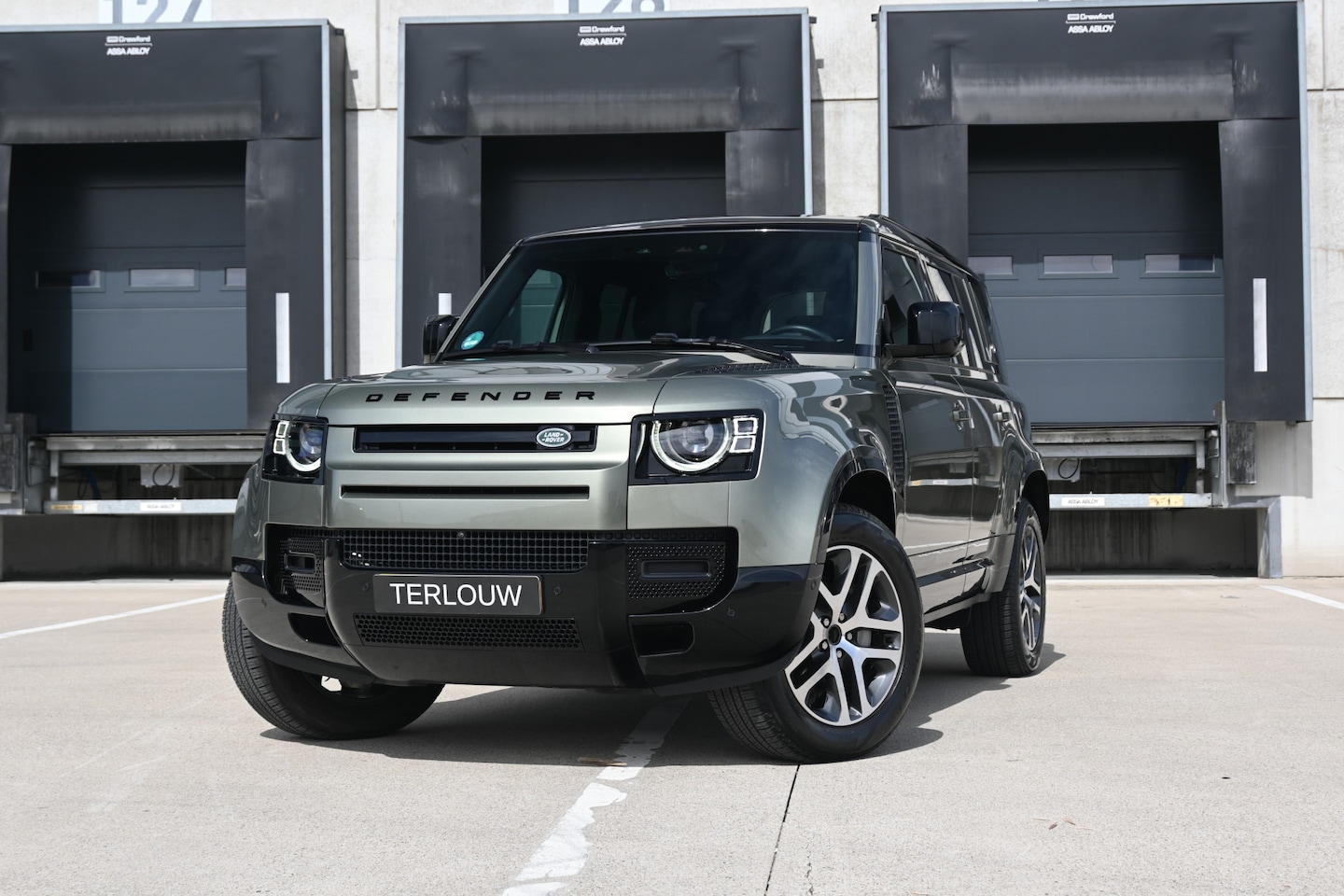 Land Rover Defender 110 - 2.0 P400e 110 X-Dynamic SE 2.0 P400e 110 X-Dynamic SE - AutoWereld.nl