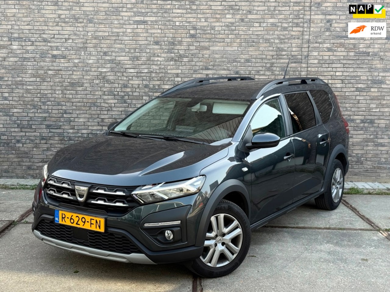 Dacia Jogger - 1.0 TCe Comfort 7persoons Carplay - AutoWereld.nl
