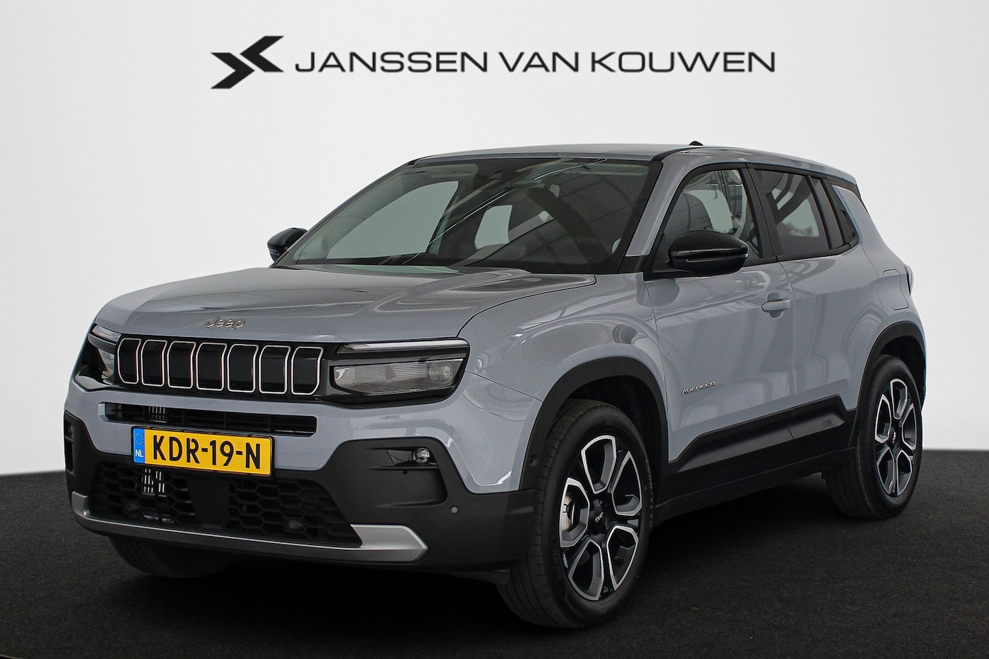 Jeep Avenger - 1.2 e-Hybrid Summit / Navi / Clima / Winterpakket / Camera - AutoWereld.nl