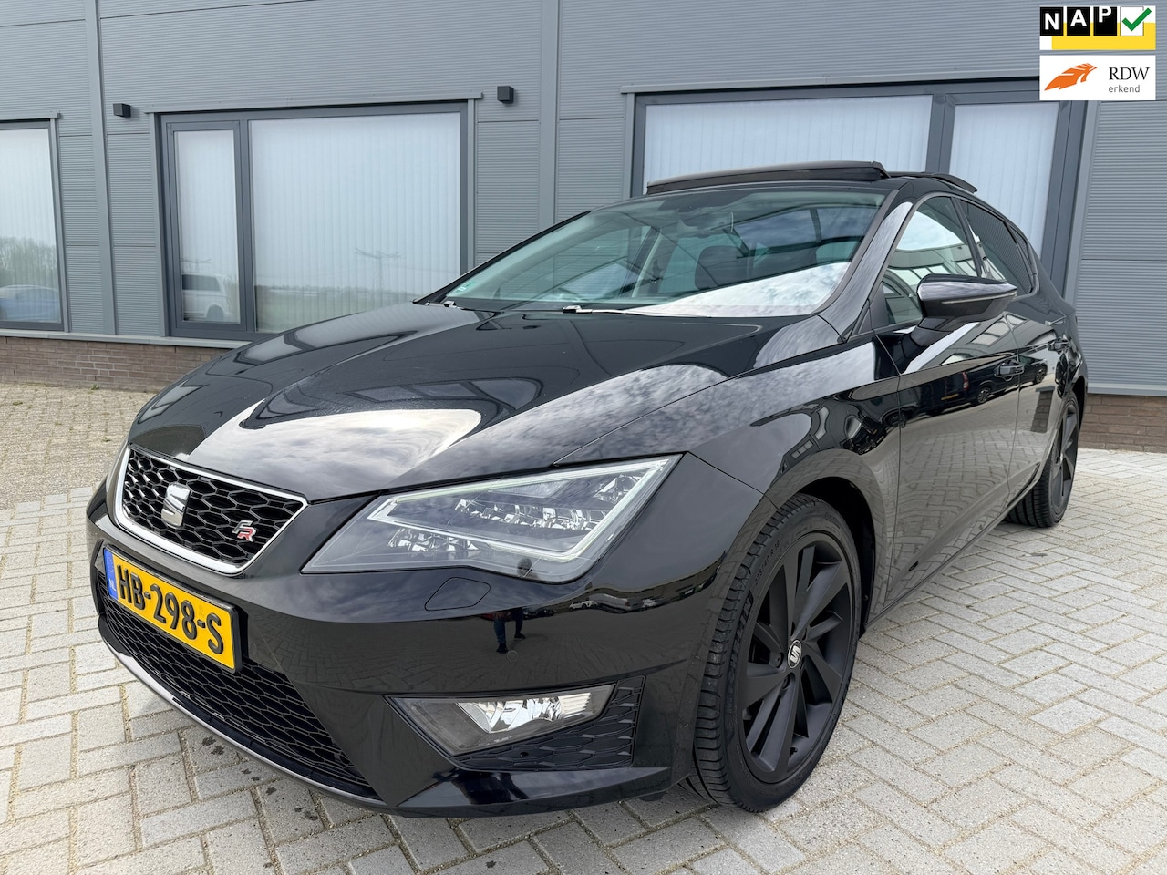SEAT Leon - 1.8 TSI FR|Automaat|Panoramadak|DSG|1e Eigenaar|NAP|Black on Black - AutoWereld.nl