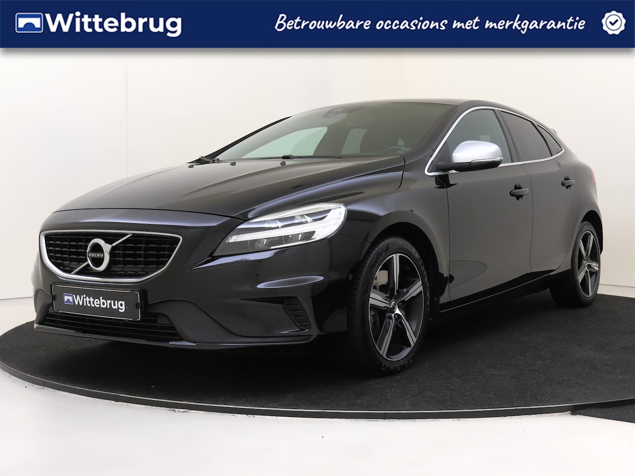 Volvo V40 - 1.5 T3 Polar+ Sport | Panoramadak | Stoelverwarming | Camera | Keyless Entry + Start | - AutoWereld.nl