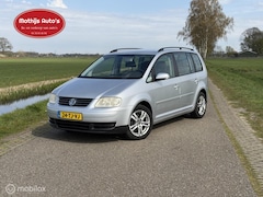 Volkswagen Touran - 1.6-16V FSI Business 7 persoons Automaat