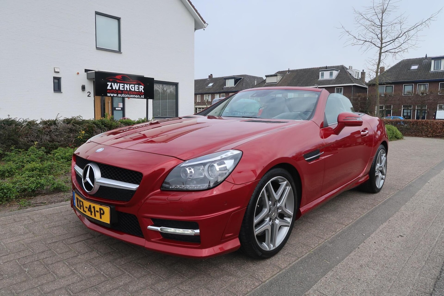 Mercedes-Benz SLK-klasse - 350 AMG PANORAMADAK|KEYLESS|MEMORY|AIRSCARF|RODE-GORDELS|NAVIGATIE|ZEER MOOI - AutoWereld.nl