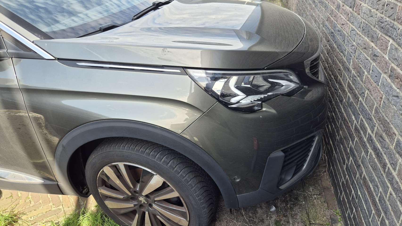 Peugeot 5008 - 1.2 PureTech Allure - AutoWereld.nl