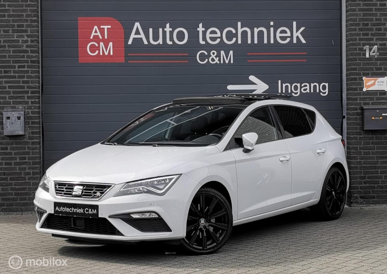 SEAT Leon - 1.4 TSI FR/150PK/DSG/PANO/ACC/DCC/CAMERA/NAVI/LED - AutoWereld.nl