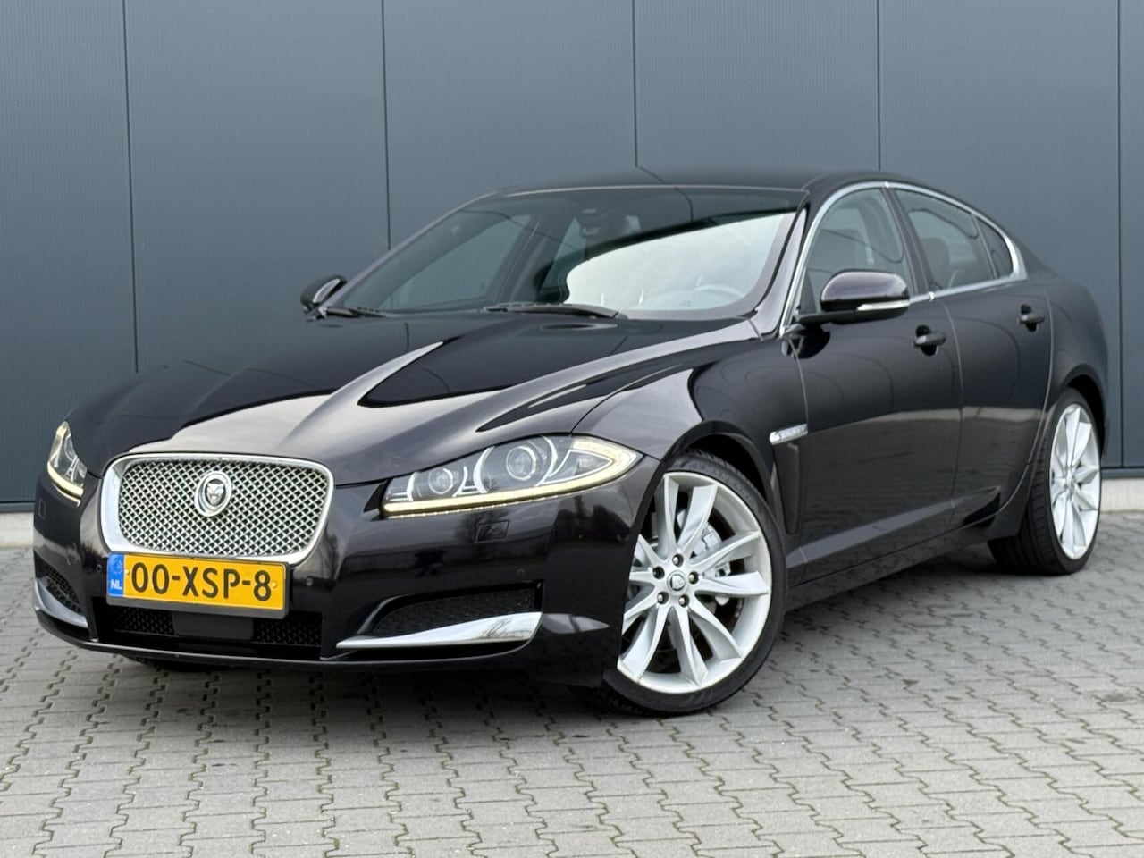 Jaguar XF Portfolio - 5.0 V8 385PK Nieuw Model - Leder - Alcantara Hemel - AutoWereld.nl